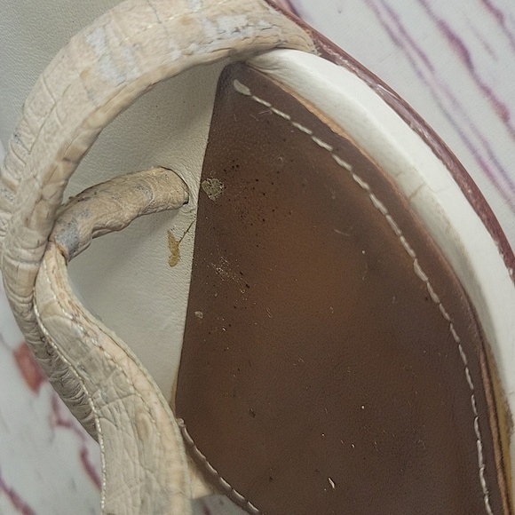 Donald J. Pliner Cream Embossed Women's Thong  Leather Sandals Size 7.5 - Picture 10 of 10